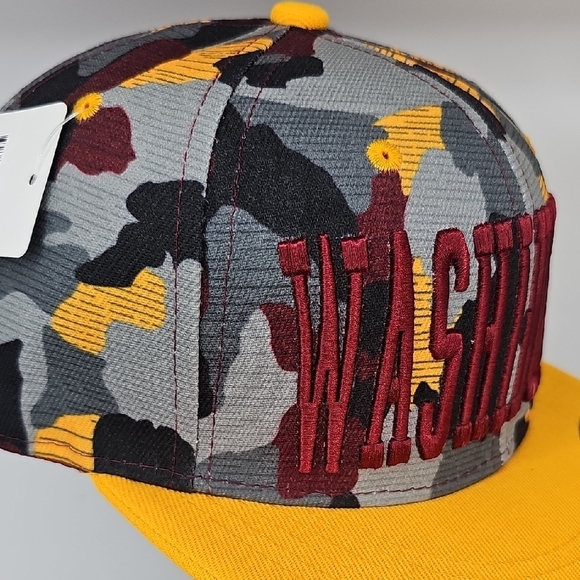 Washington Camo Snapback Hat - Picture 6 of 6